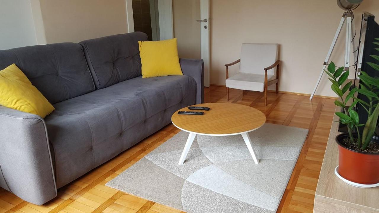 Appartamento Apartman No.5 Novi Sad Esterno foto