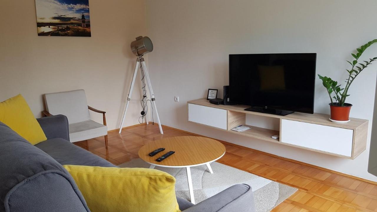 Appartamento Apartman No.5 Novi Sad Esterno foto